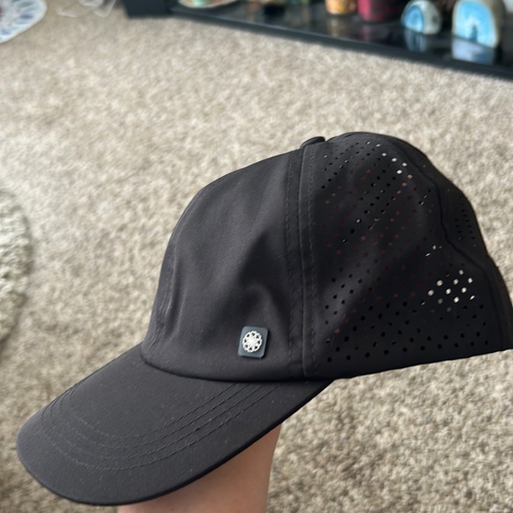 Workout Hat w/ pony hole - Picture 2 of 4